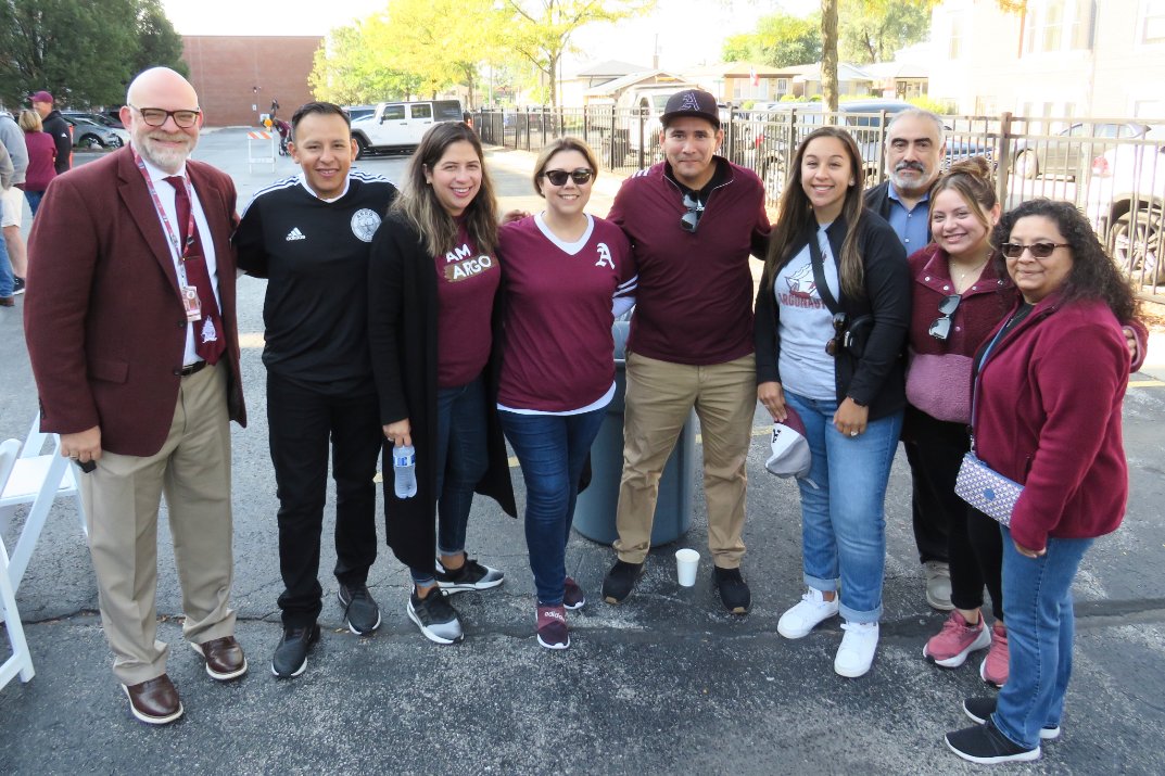 E_RODRIGUEZ_IG's tweet image. Posting photos from Saturday, Sept. 9, 🎉 Argo Homecoming 2023. Alumni Brunch and Parade #GoArgo #ArgoPride #alumni #highschool #hoco #VillageOfSummit