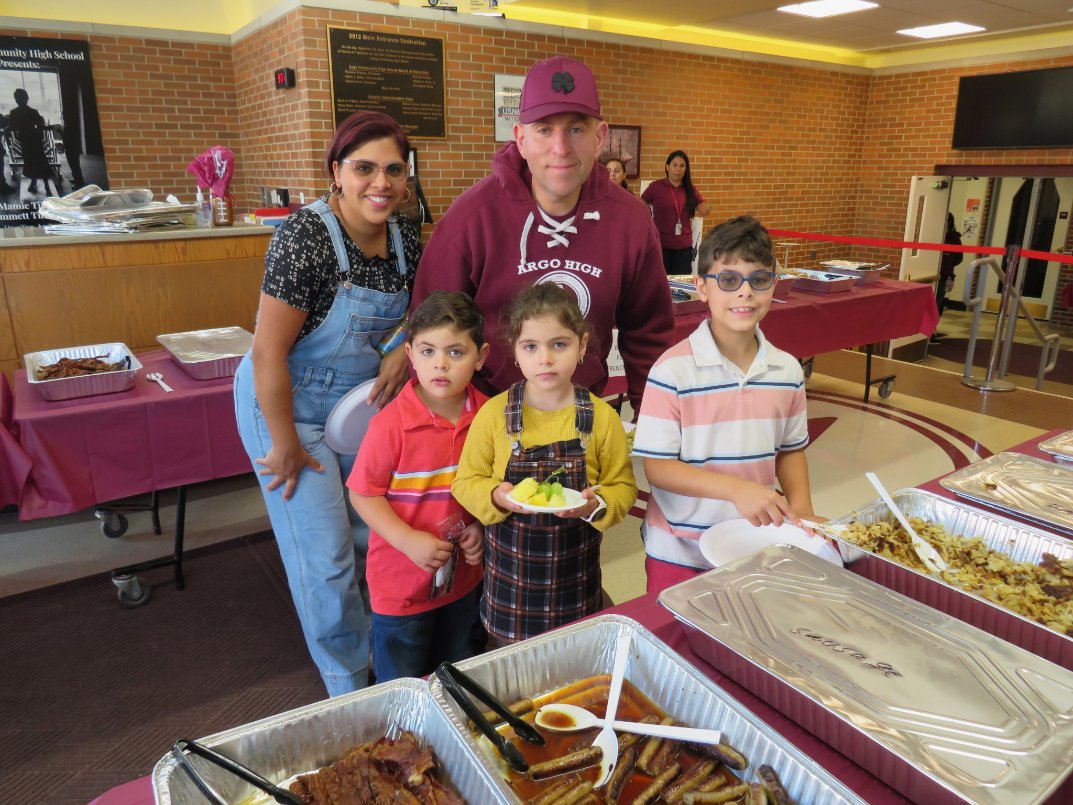 E_RODRIGUEZ_IG's tweet image. Posting photos from Saturday, Sept. 9, 🎉 Argo Homecoming 2023. Alumni Brunch and Parade #GoArgo #ArgoPride #alumni #highschool #hoco #VillageOfSummit