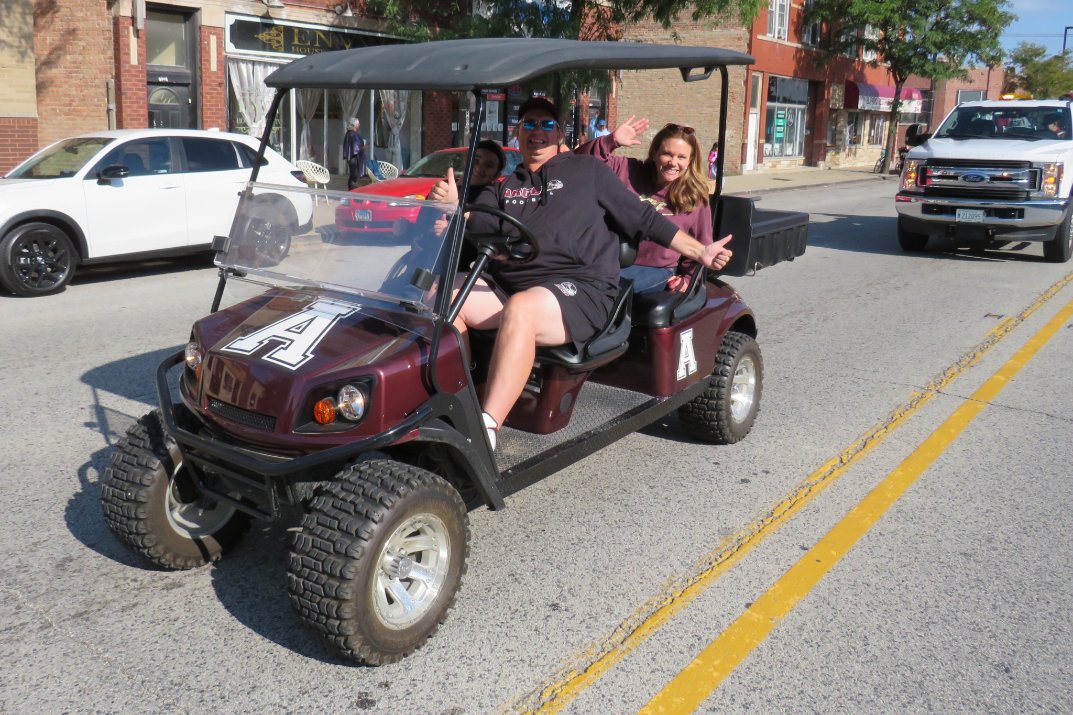 E_RODRIGUEZ_IG's tweet image. Argo parade. #GoArgo #ArgoPride #alumni #highschool #hoco #firstresponders #VillageOfSummit