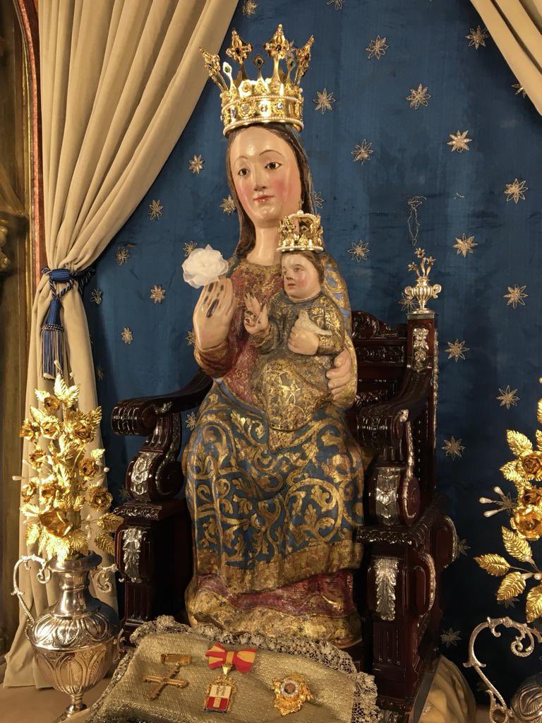TALLA GÓTICA | La Virgen de Valme se encuentra de nuevo en su camarín de la Capilla Sacramental de la Parroquia de Santa María Magdalena, donde permanecerá en su talla original gótica hasta el próximo 6 de octubre, día en el que comenzarán los Solemnes Cultos anuales en su honor.