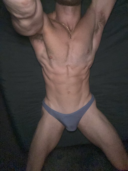 Anyone in Ft Lauderdale/Wilton Manors?   https://t.co/x5qMg145A0 https://t.co/HtBo3Cmxoh