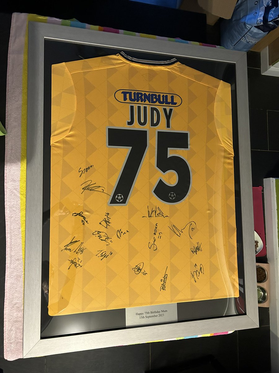bkframing's tweet photo. bkframing on Instagram &amp; Twitter 

Another piece ready for collection by a satisfied customer. 

Service includes mounting, framing &amp; personalised silver plaque.

Contact for free quote - DM this account or email killick78@hotmail.co.uk

#bkframing https://t.co/Ckcb8mO6DM