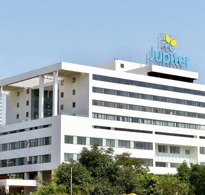 BurgeonNet's tweet photo. Jupiter Life Line Hospitals makes a stellar debut on the stock market, listing at a 32% premium over the issue price. The hospital chain operates in Thane, Pune and Indore and plans to expand in Dombivli. #stockmarket #IPO #Nifty https://t.co/SuCoXvF97Z