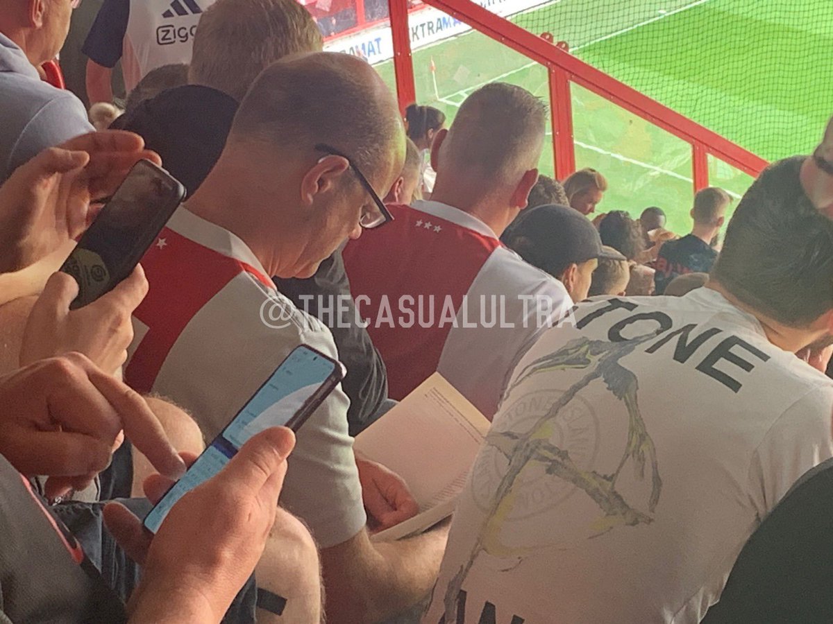 MJvdHeuvel's tweet photo. #grol #focus #inside Ook op de voetbaltribune gesignaleerd, uitvak #Ajax https://t.co/5qchctbKUN
