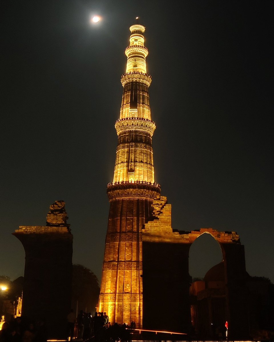 Qutub minar!!
#qutubminar #Delhi #DelhiTimes #NewDelhi #Archaeology #monument #Nightsky #streetphotographer #streetphoto #photooftheday #PhotoMode #photography #minaret #indiaphoto #PHOTOS 
@NewDelhiTimes @NGTIndia @NatGeoPhotos @streetphotofdn @nickfabian_nft #NFTartists