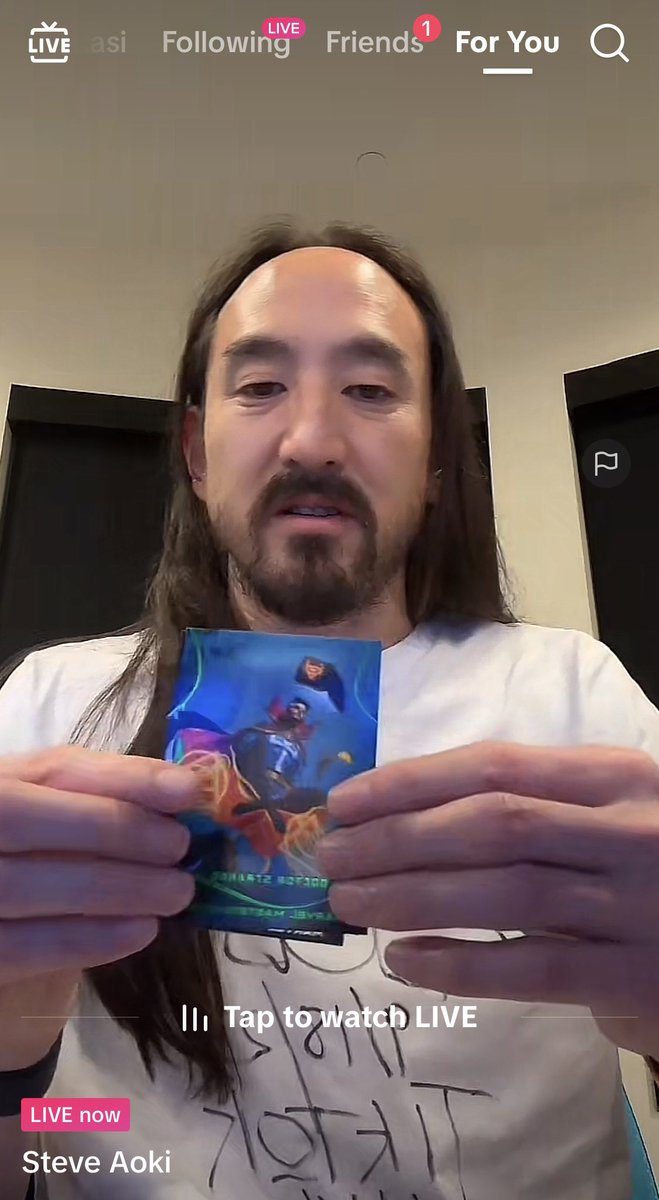 SiPalingMarvel's tweet photo. Steve Aoki ternyata collector Trading Cards Marvel juga 😂🤣

#SiPalingMarvel https://t.co/VYgrQjc0bp