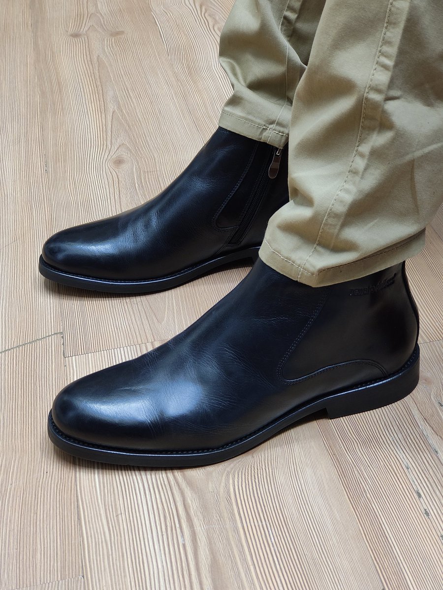 Smartrends254's tweet image. Item: Official Leather  Boots 
🔹Price:Ksh 5,499
🔹Contact: 0706329991📞
🔹Sizes: 39,40,41,42,43,44,45,46
🔹Hurry while stocks last
🔹Delivery charges apply outside Nairobi CBD
#shopforless