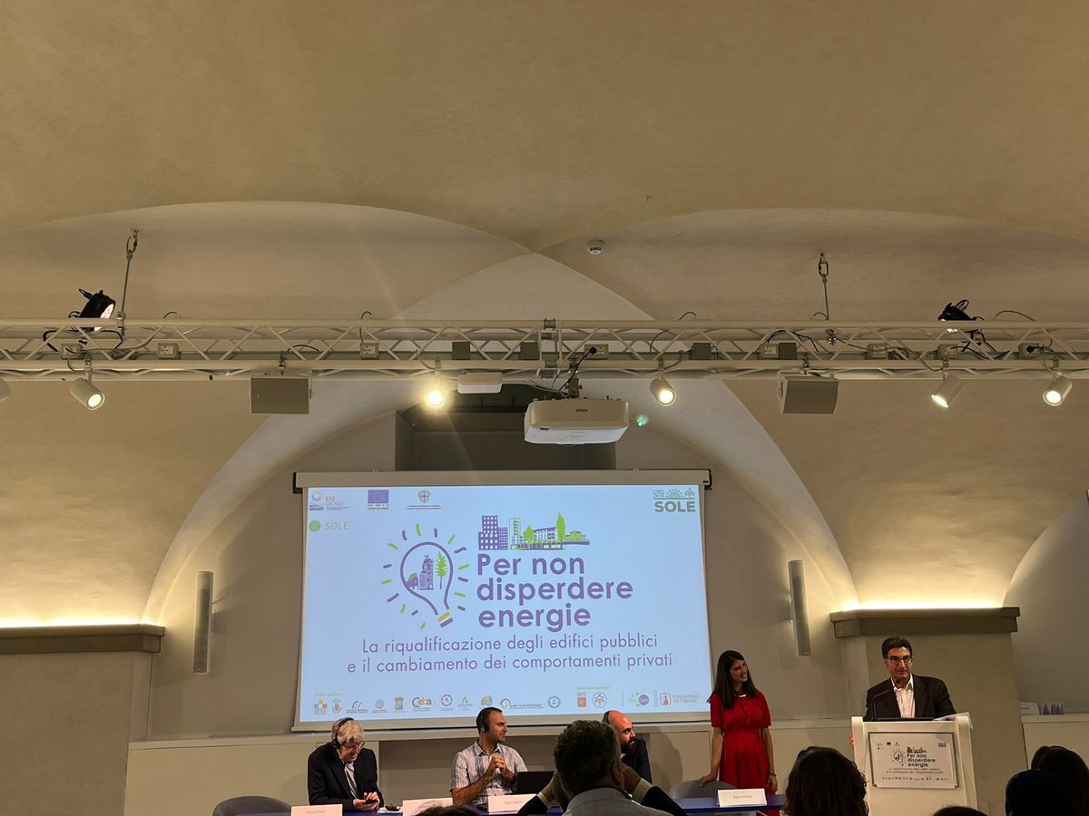 El pasado 14 de septiembre se celebró el evento final del proyecto <a href="/SoleprojectMed/">Sole Project Med</a>, en el que participó la <a href="/EnergiaAnd/">Agencia Andaluza de la Energía</a>.
Hemos debatido acerca de las diferentes soluciones de #rehabilitaciónenergética para conseguir edificios públicos más eficientes en los países Mediterráneos.