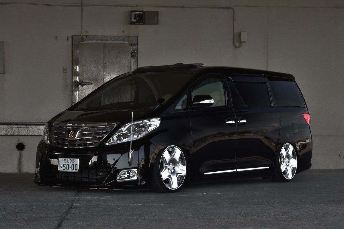 1603custom's tweet photo. 我が家にfamily carがやってきました🤣
ずっと20後期が乗りたくて
まさかの県内で見つかり
前オーナーからホイールぐらいしか変わってないですけどちょこちょこやっていこうかなと😁
綺麗なうちにやなと並べて記念の1枚✨ https://t.co/ZWHbS2dkiY