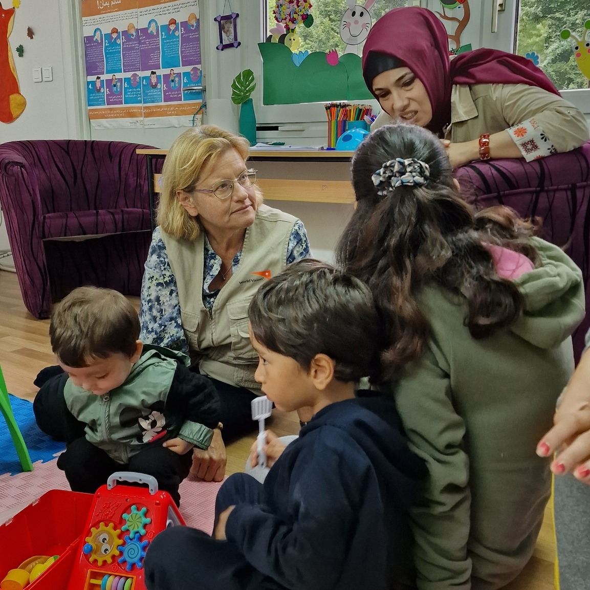WVMEERO's tweet photo. Almost 150,000 #refugees transited trough Bosnia and Herzegovina in the past 5 years. Their risky journeys take years, and #children are the most vulnerable among them. Amidst the suffering, they find a glimpse of hope as they recover and recuperate in safe spaces designed by @WorldVisionBiH to help them cope.

@EleanorMonbiot, Regional Leader for World Vision Middle East and Eastern Europe is in a refugee camp, meeting and listening to children.