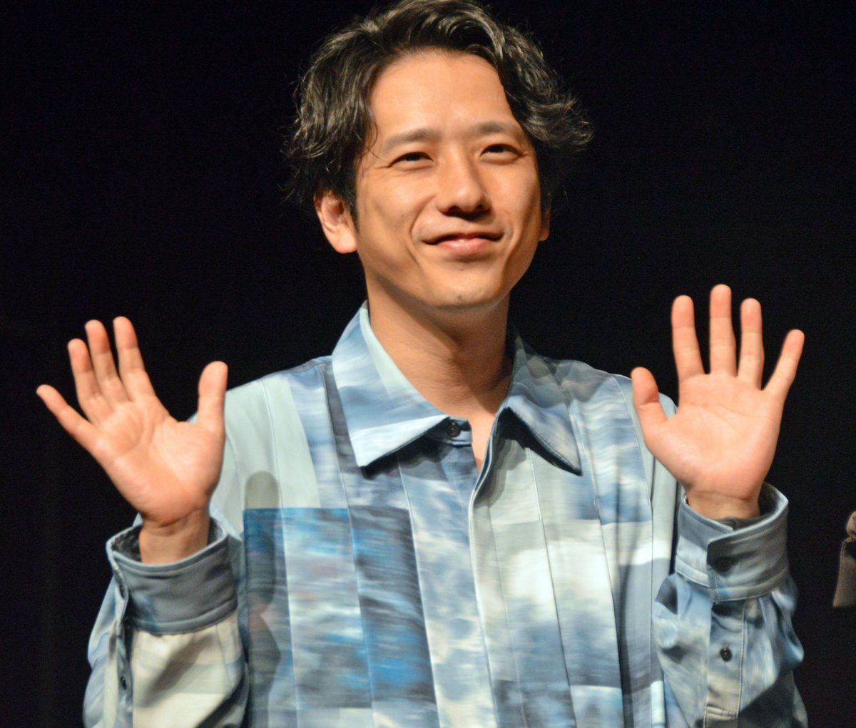 oricon's tweet photo. 二宮和也、嵐のメンバーは“親友”「ずっと同じ価値観で進んでいる」 https://t.co/EYki9S2LmD… 

#二宮和也 #嵐 #ARASHI #映画 #映画アナログ @analog_movie @arashi5official https://t.co/wM9rFAkhPO