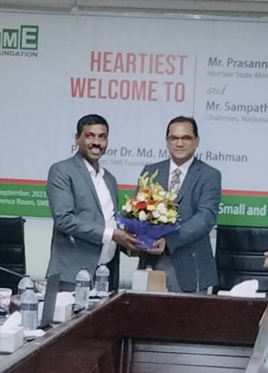SLHCinDhaka's tweet photo. State Minister of Small and Medium Enterprise Development Prasanna Ranaweera met officials of #SMEF of Bangladesh led by Prof. Md Masudur Rahman in Dhaka on 17 September and exchanged views on the status and progress made in the SME sector
@MFA_SriLanka #DiplomacyLk https://t.co/UGC5SLeFlM