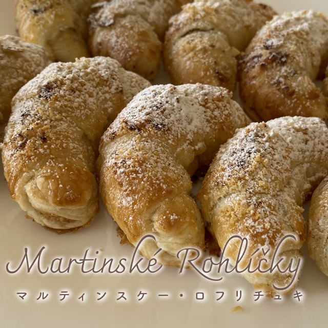 Mikes_the_shop's tweet photo. [販売のお知らせ] 連休最後の本日から面白荘さんでチェコのお菓子を売っています。
先日アプリコットのブブラニナが即日完売しましたが今回はレッドカラント😊 #チェコ #チェコ共和国 #チェコのお菓子 #チェコのケーキ  #ミケシュ #Bublanina #ブブラニナ #czech #czechia #東欧 https://t.co/Us5mHGEUJm