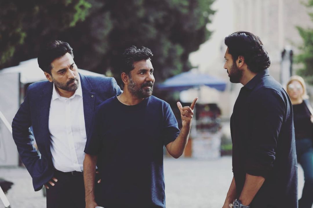 StarVersatile's tweet photo. Janaganamana 🎉
@Ahmed_filmmaker 🥰
@actor_jayamravi @thisisysr
#JayamRavi #JR26 https://t.co/PmGM1Ue1OD