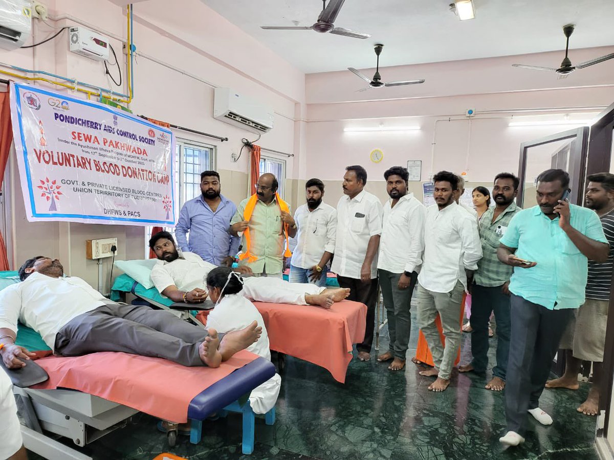 vendanbjp's tweet photo. பாரதப் பிரதமர் ஸ்ரீ நரேந்திர மோடி ஜி அவர்களின் 73வது பிறந்தநாளை முன்னிட்டு புதுச்சேரி மாநில @BJYM சார்பாக ரத்ததான முகாம் அனைத்து மாவட்டங்���ளிலும் நடைபெற்றது🙏🏽
#SaveLivesWithBJYM #SewaPakhwada 

@Tejasvi_Surya @KapilParmar @ShriSamiNathan @ANamassivayam @BlrNirmal @blsanthosh https://t.co/hHSCiJ971f