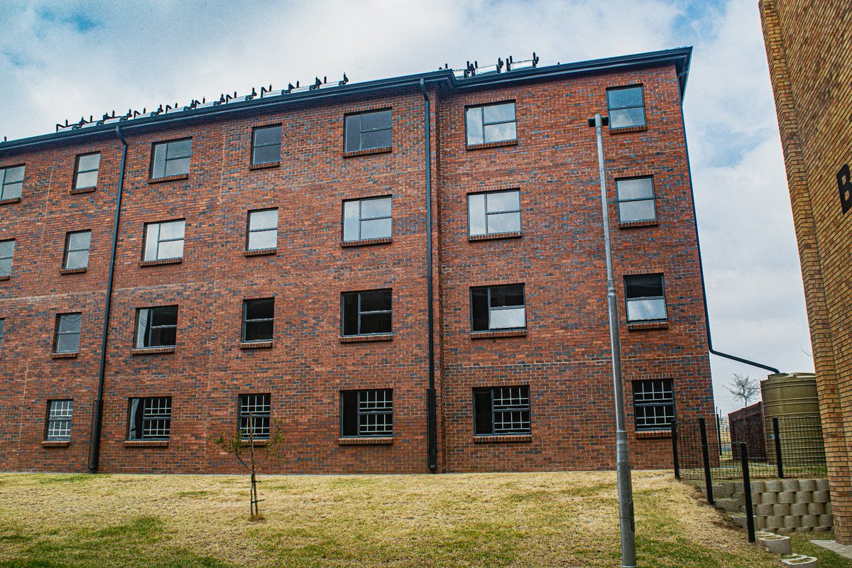 SHRA_Online's tweet image. [#mondayfeature] Riverside View is in Greater Diepsloot, neighbouring the illustrious Steyn City development.

To apply, contact JOSHCO 
joshco.co.za

#socialhousingrental #housingforall #affordablehousing