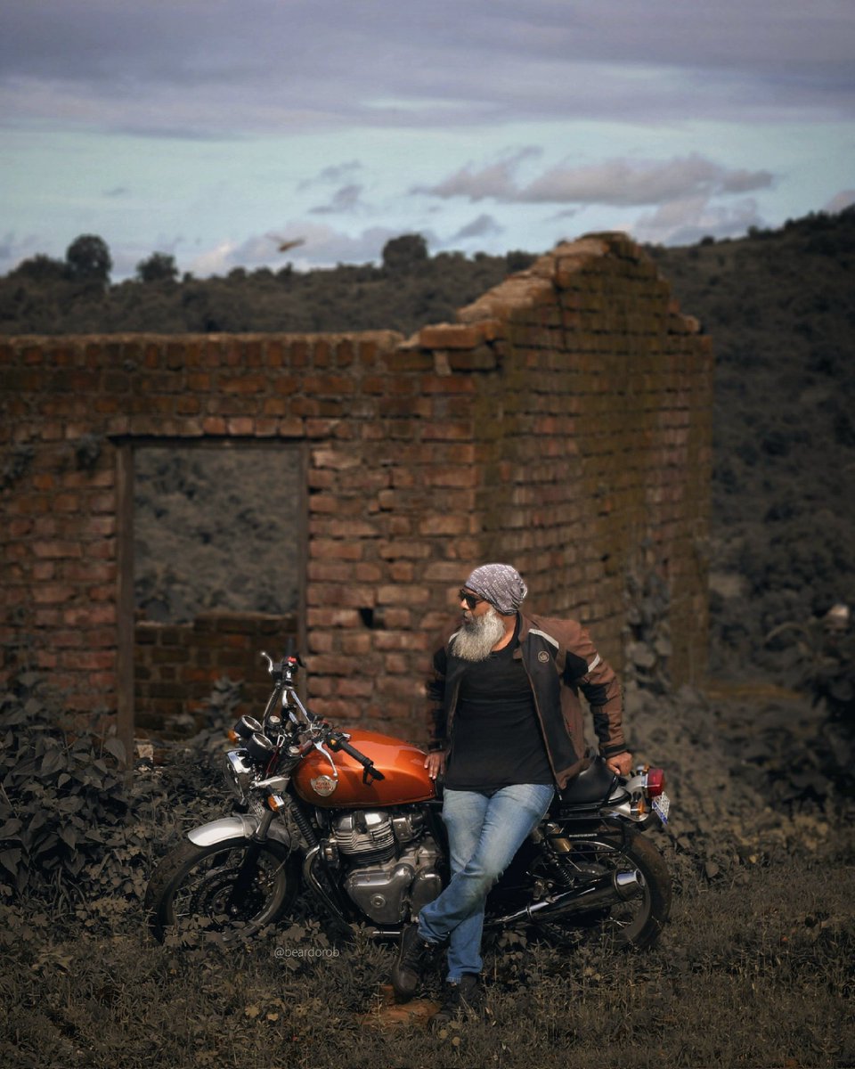 Orange Mondays
. 
.
#royalenfieldreposts #royalenfield #ridepure #puremotorcycling 
.
.
#beardorob <a href="/beardorob/">beardorob</a>
