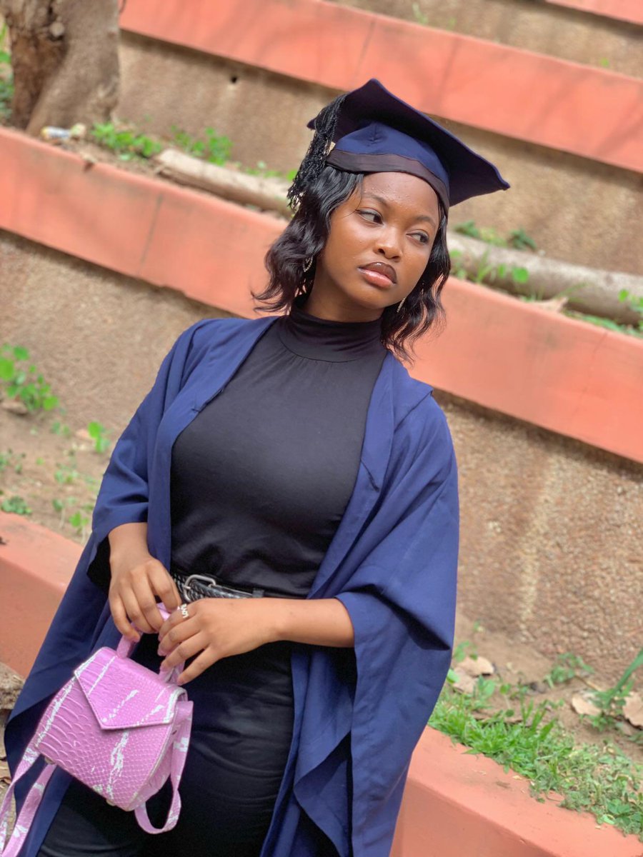 TheRealAbiola's tweet image. Let&apos;s trend matric pictures and year (it doesn&apos;t matter if it were 20 years ago😅)
Don&apos;t snob trend.🥺🙏🏾

I&apos;ll go first: Matric &apos;21,OAU.
 ps-there&apos;s nothing funny in being a fresher for 1 year 6months+.😑