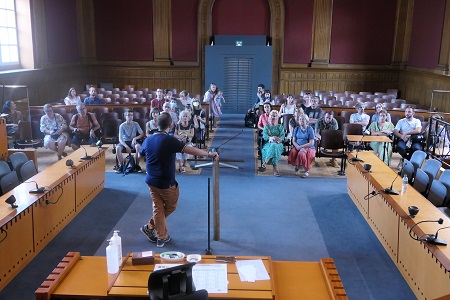 Plus de 250 personnes ont été accueillies ce samedi 16 septembre dans le cadre des JEP 2023 par des bénévoles encore plus nombreux cette année et toujours aussi enthousiastes et heureux de faire découvrir les richesses du palais et le fonctionnement de la justice.