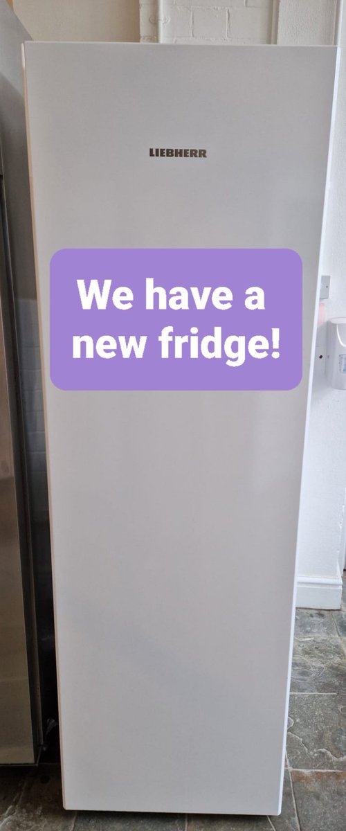 One of our fridges recently broke, but thanks to funding from <a href="/SwanseaCouncil/">Swansea Council</a> we have been able to replace it with a brand new and more energy efficient one, sourced via our partnership with <a href="/hubbubUK/">Hubbub</a>! 

Thank you! Diolch! 

#CommunityFridge 
#HereForSwansea
#ZeroWaste