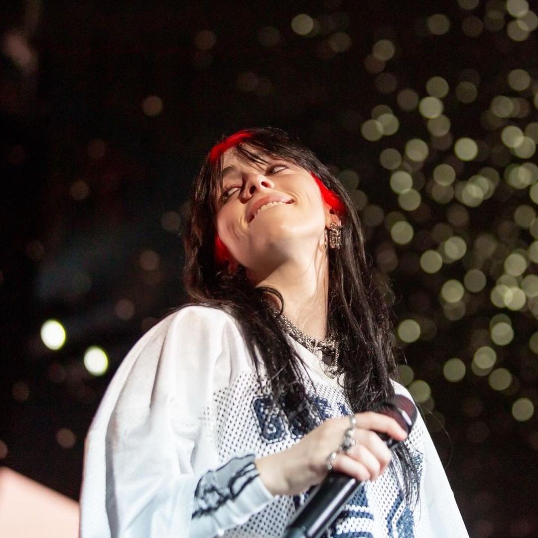 imcopycattt's tweet photo. 🚨MEU DEUS! Billie Eilish acaba de atualizar sua foto de perfil do TikTok para a nova era BE3!! Segundo insider, O nome do novo projeto é  “Sounds of the Underworld”, e será lançado em janeiro!! 🥳 https://t.co/CIxmmEilr0