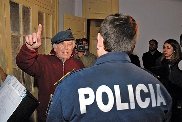 myriambregman's tweet photo. Julio López recorrió comisarías con otros sobrevivientes, declaró en varias causas y el 18 de Septiembre de 2006 quería estar en la sala de audiencias porque íbamos a alegar en su nombre pidiendo condena por genocidio. 
Nunca llegó. Nunca apareció. Nunca se abrieron los archivos. https://t.co/tPHvhaTQ86