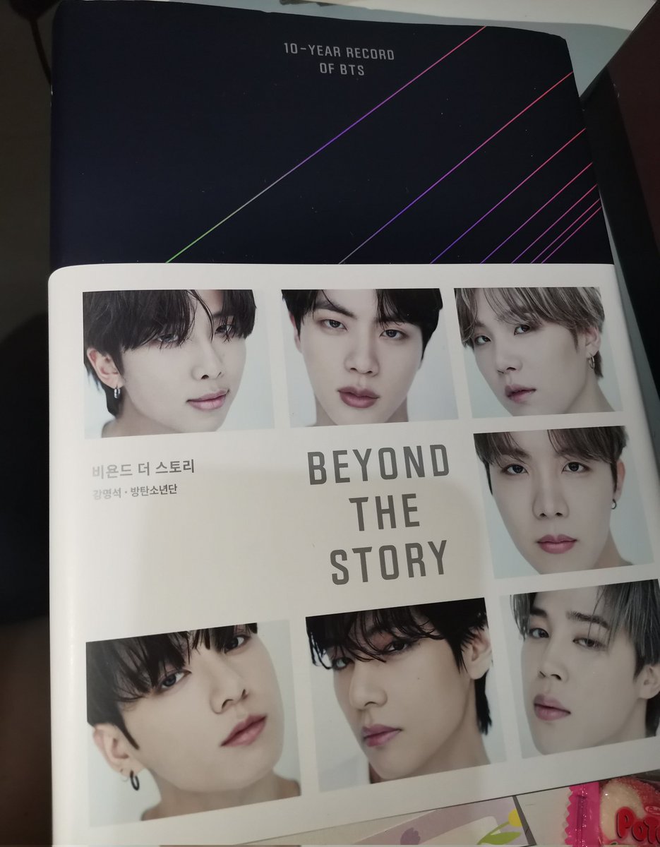 scouptsukare's tweet photo. finally got the army bible kr version 🫣🥰 thank you @addtokitkart for the tingi of this book
 #gomawokitkart 💜 https://t.co/M8AjQjj7DW