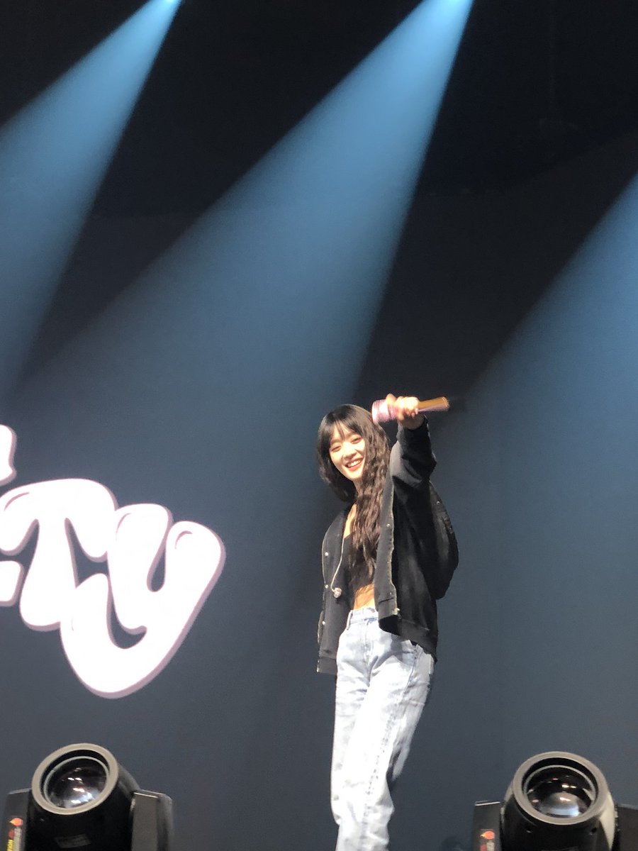 Shine_Idle's tweet photo. Little photo dump #gidleinbrussels #gidleconcert #GIDLEinBrussel https://t.co/JwSK3nnZKR