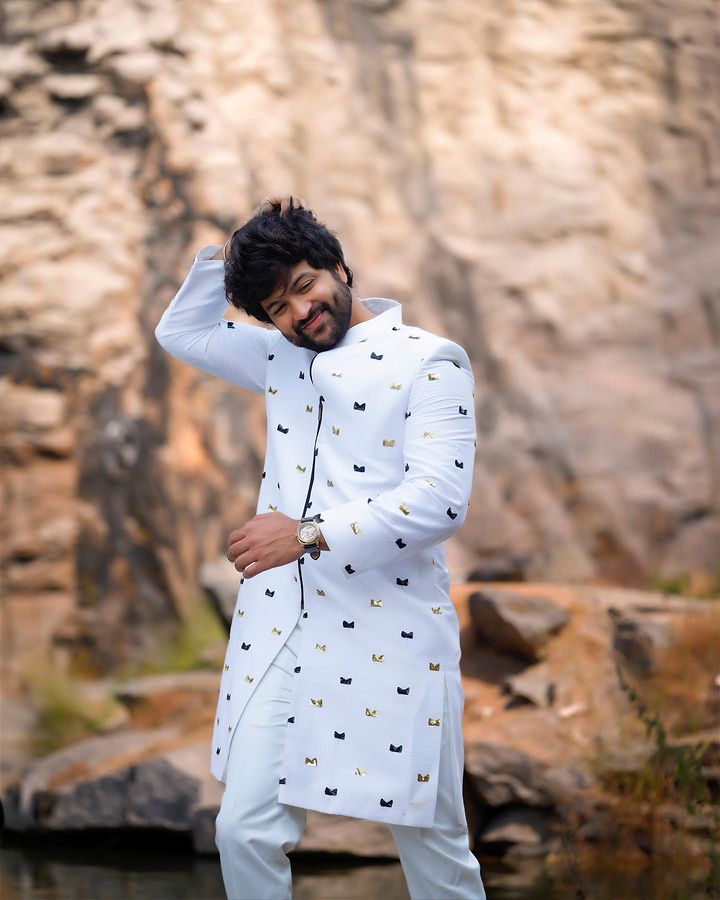 SYEDSOHELRYAN7's tweet photo. Happy #GaneshChaturthi2023  
@RyanSohel🤍
#sohel #syedsohel #ismartsohel #sohelions #hero #mrpregnant #bootcutbalaraju #organicmamahybridalludu #luckylakshman #cute #smart https://t.co/fIAAINNEor