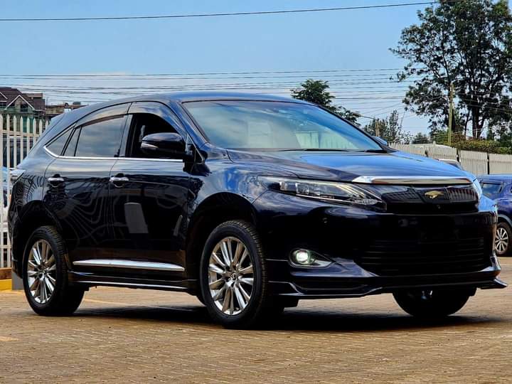 KennCarDeals's tweet image. #FRESHARRIVAL 

2016 TOYOTA HARRIER PREMIUM ADVANCE PKG💥
Cash Price-KES 3,700,000/= 

FEATURES:
2000cc Valvematic petrol engine🔹Automatic transmission 🔹JBL music System with subwoofer 🔹alloy wheels 🔹low mileage 🔹 electric powered seats  🔹 rear and front  view  camera