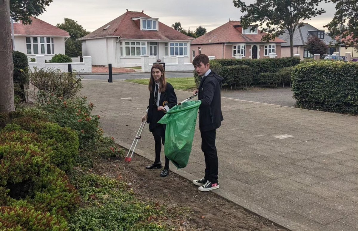 NAclimate's tweet photo. This week, my class and I joined the Three Towns Clean Up Crew to help tidy up our school. We collected over 10 bags of litter! Thank you so much for your support and remember: don’t be a litter bug! 🐞 
#ClimateActionNow

@StMattsEco @StmattsASN https://t.co/rZYz1L7HCv
