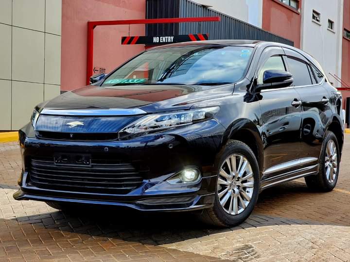KennCarDeals's tweet image. #FRESHARRIVAL 

2016 TOYOTA HARRIER PREMIUM ADVANCE PKG💥
Cash Price-KES 3,700,000/= 

FEATURES:
2000cc Valvematic petrol engine🔹Automatic transmission 🔹JBL music System with subwoofer 🔹alloy wheels 🔹low mileage 🔹 electric powered seats  🔹 rear and front  view  camera