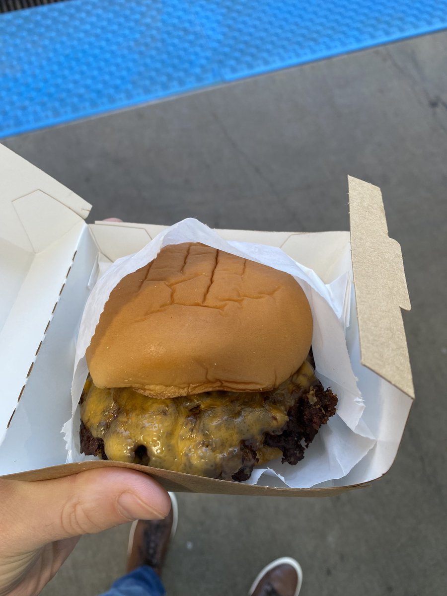 Couldn’t have asked for a better start to the week having a burger with <a href="/pattomasulo/">Pat Tomasulo</a> and <a href="/PaulKonrad/">Paul Konrad</a> … although my wife still has the biggest crush on <a href="/LarryPotash/">Potash</a> <a href="/WGNMorningNews/">WGN Morning News</a>
