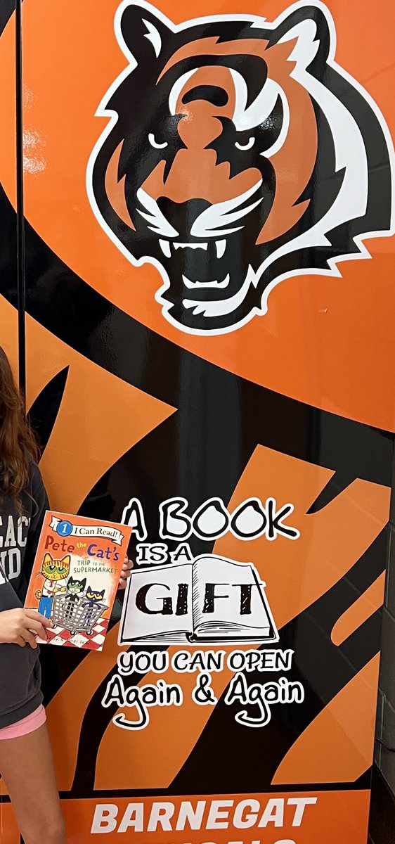 Our first JTDS INSPIRES winner! She received a golden coin and chose a book from the vending machine- how fun! ⁦<a href="/BarnegatSchools/">Dr. Brian Latwis</a>⁩ ⁦⁦@Schork_JTDS⁩