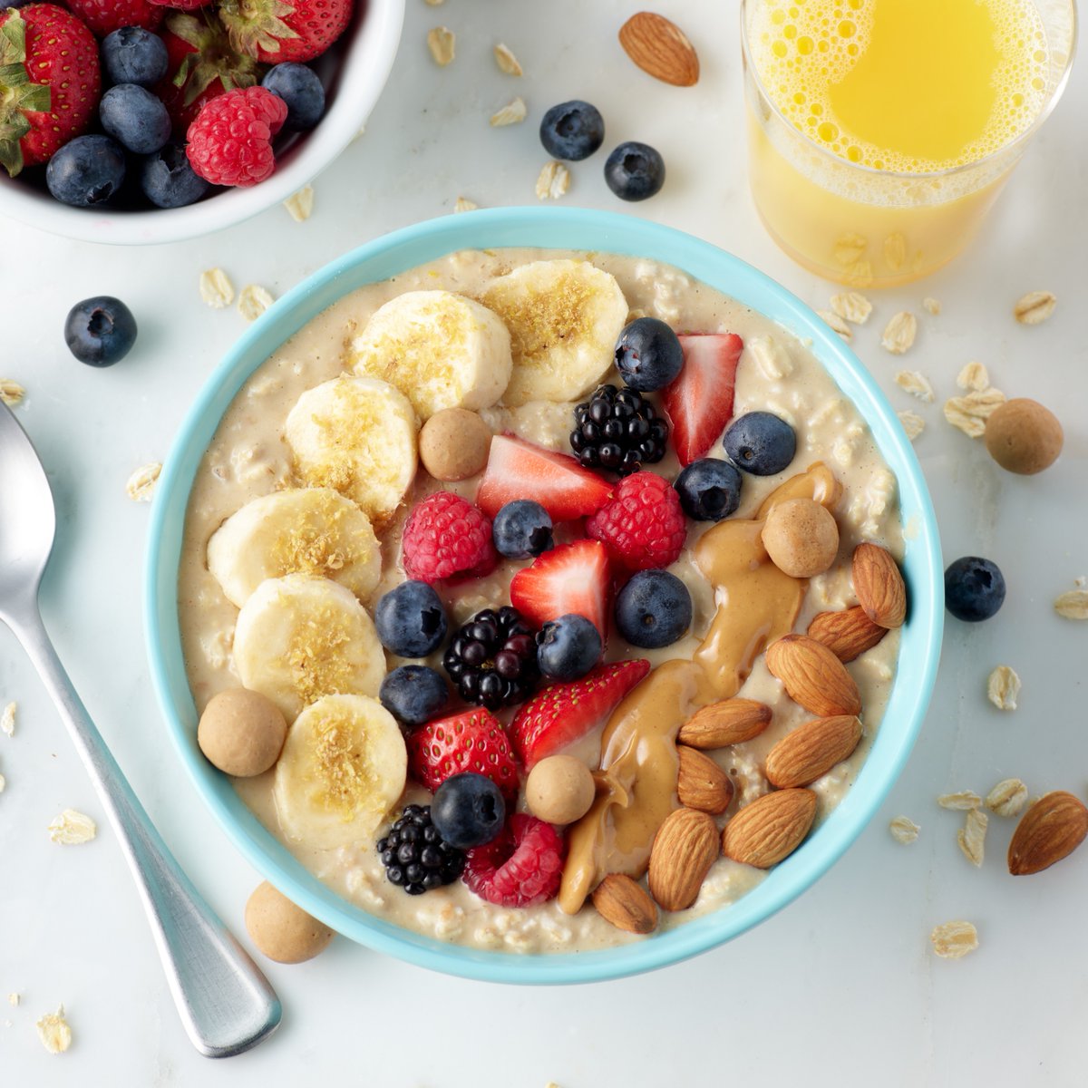 Rise and shine, peanut butter lovers! 🌄🥜 Say hello to a hassle-free breakfast with our overnight peanut butter oats. Just a few minutes of prep last night means a delicious and nutritious morning awaits you. bit.ly/48996BZ