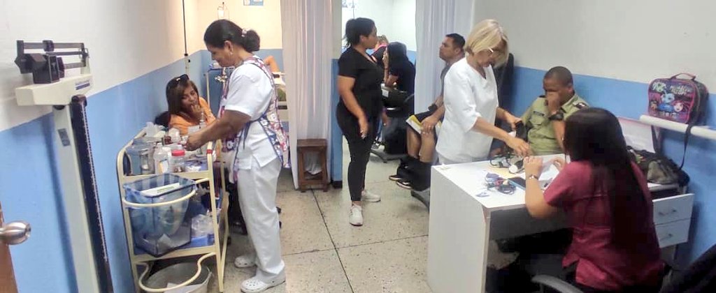 FastacVe's tweet photo. Desde el Centro de Atención Médica Primaria de @policiadeccs iniciamos la semana activados brindando salud a todos sus funcionarios y funcionarias.
#FastacContigo
@NicolasMaduro
@gestionperfecta
@FastacVe
@CnelMelendezF
@Dr_Gilberto14 https://t.co/1HZ0Q2CXPc