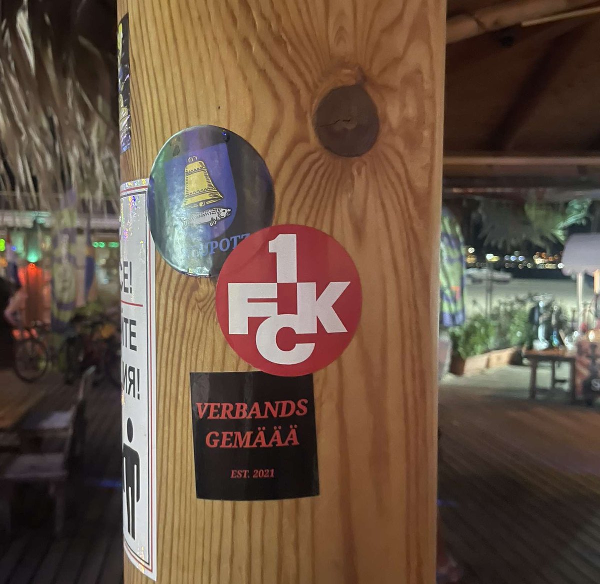 ontourstickers's tweet photo. FC Kaiserslautern in Bulgaria 🇧🇬 🔴

#stickers #kaiserslautern #awaydays #football https://t.co/J3c8c2Ndqq