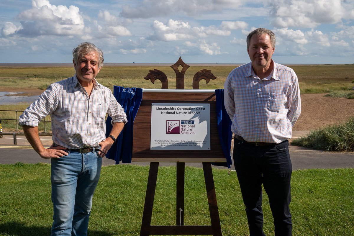 DIO CE Mike Green is in Cleethorpes to celebrate the launch of the new #LincolnshireCoronationCoast National Nature Reserve - the first of the King’s Series of NNRs and the result of close collaboration to support military training and biodiversity 🌿🦦👉 bit.ly/46d2Y9U
