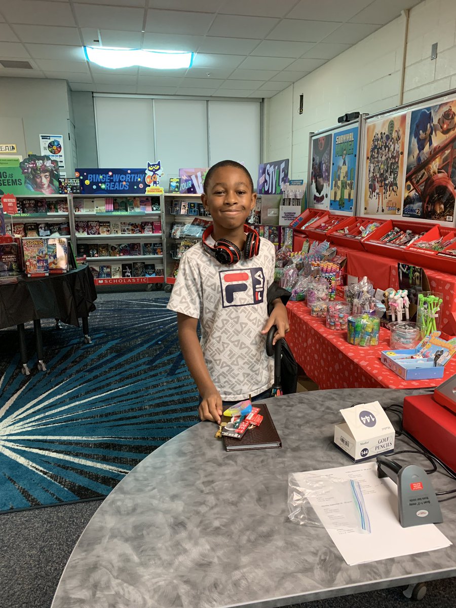 StantonReads tweet media