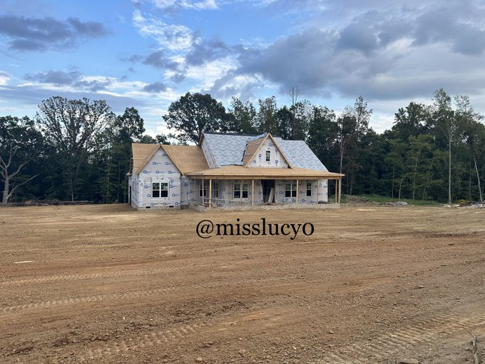 Update on my house since so many are asking!!  Doors and roof come today 🤭 https://t.co/upq40da7sX