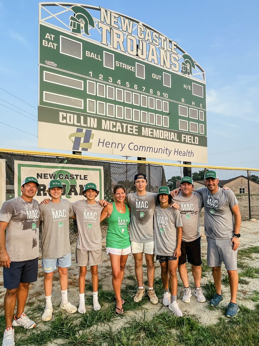 DominicWoods27's tweet photo. The Mac!  An honor to check out the field in memory of an amazing coach, Collin McAtee. https://t.co/rVxqG5UQpk