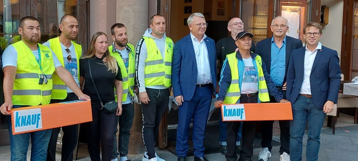 ETF_Europe's tweet photo. On Friday, truck drivers from #Gräfenhausen, and colleagues from #RTDD and the DGB Hessen-Thüringen, met with EU Commissioner Nicolas Schmit. Schmit made clear statements defending that drivers from outside of Europe have the same rights as all others, they must have contracts they understand, they have to get wages they are legally entitled to, and that companies failing to comply with EU Law should be removed from the industry. 

Fundamental solutions are needed to improve the deploring working conditions in international road transport. 

Shortly before, the German Federal Minister of Labour Hubertus Heil announced “to open war on the road transport supply chain to stop exploitation “ and he announced investigations towards the companies who have Lukmaz-Agmaz-Imperia in their supply chain.

The European Transport Workers’ Federation stands in solidarity with the drivers and its national affiliates that are closely working for a fair and sustainable solution for these workers. We are following up on the Grafenhausen case with policy makers and enforcement agencies