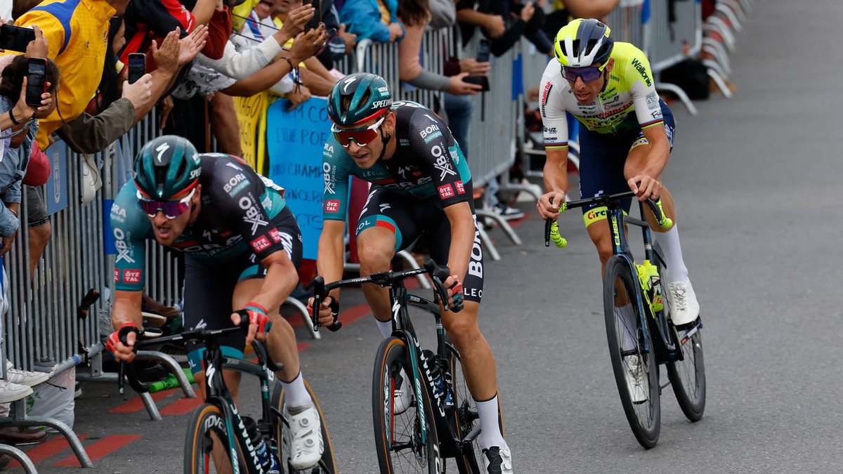 Putting on a last minute show in Madrid. Hope you enjoyed it! Thanks to my companions @NicoDenz @EvenepoelRemco @GannaFilippo @kaden_groves and @RuiCostaCyclist for the special TTT👊😎 #LaVuelta23 #BoraHansgrohe