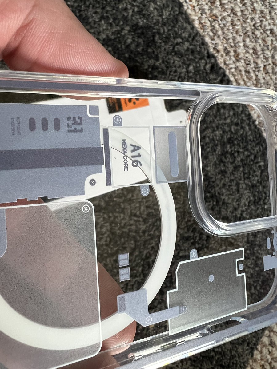 theginreaper's tweet photo. Hmm. AliExpress fake Spigen case. https://t.co/wPIDi6haCS