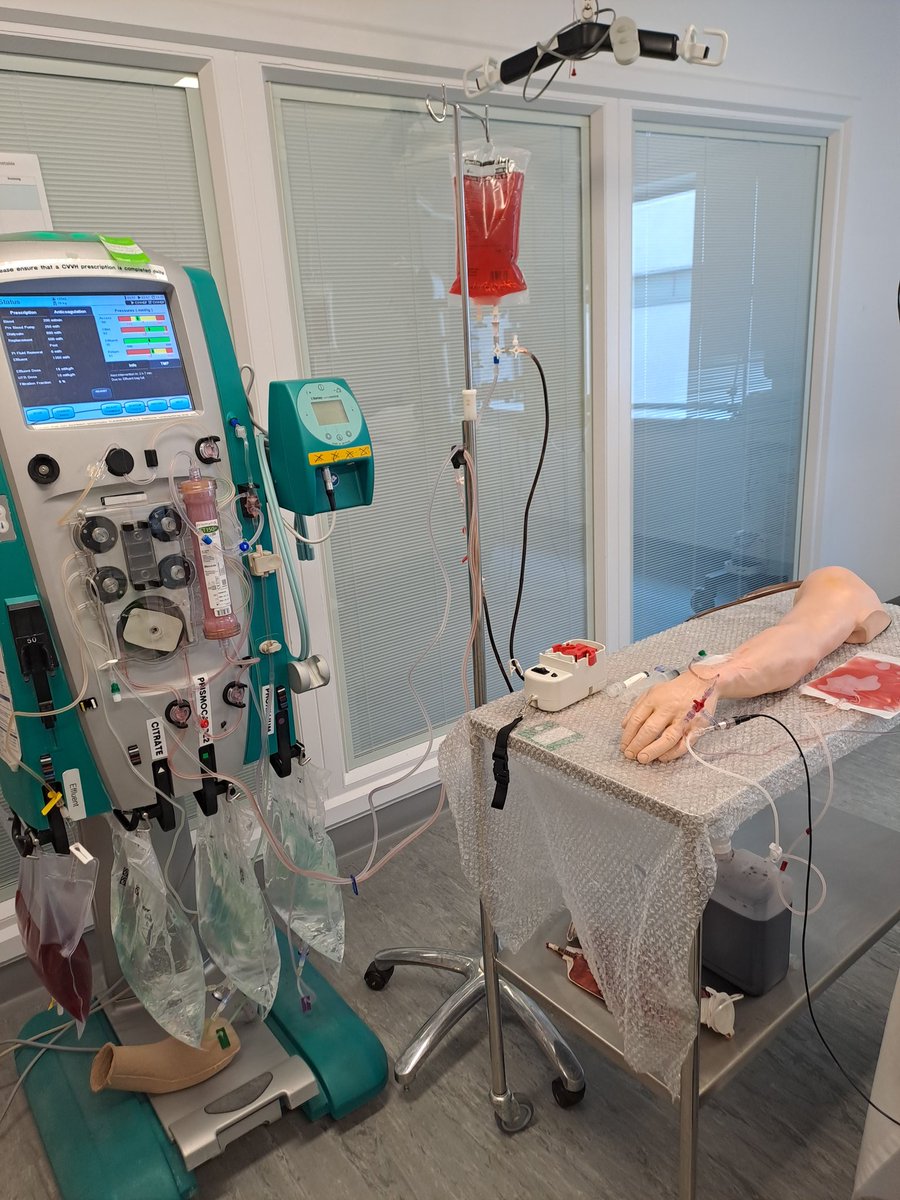 A creative way to mimic circulation and pulse pressure to facilitate training for lithium calibration of non-invasive cardiac monitoring 👩‍🎓 @ELHT_NHS @ELHT_DERI