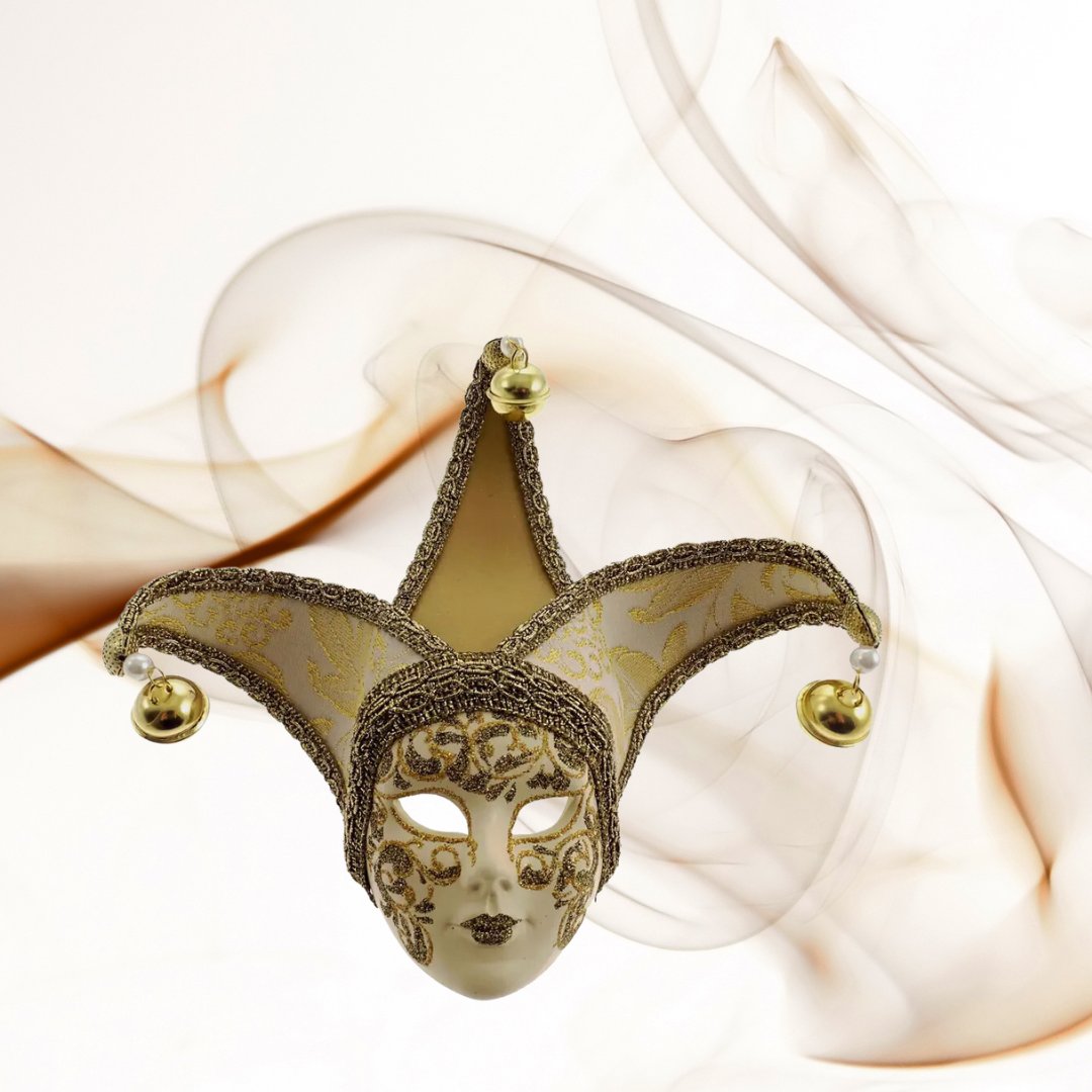Ideal for wall decoration, the Jolly Con Volto in Ceramica mask is handmade in Northern Italy, decorated  in gold and soft white, with decorative bells to finish ⭐

italian-world.co.uk/product/jolly-…

#venetianmask #italiangifts #ceramicmask