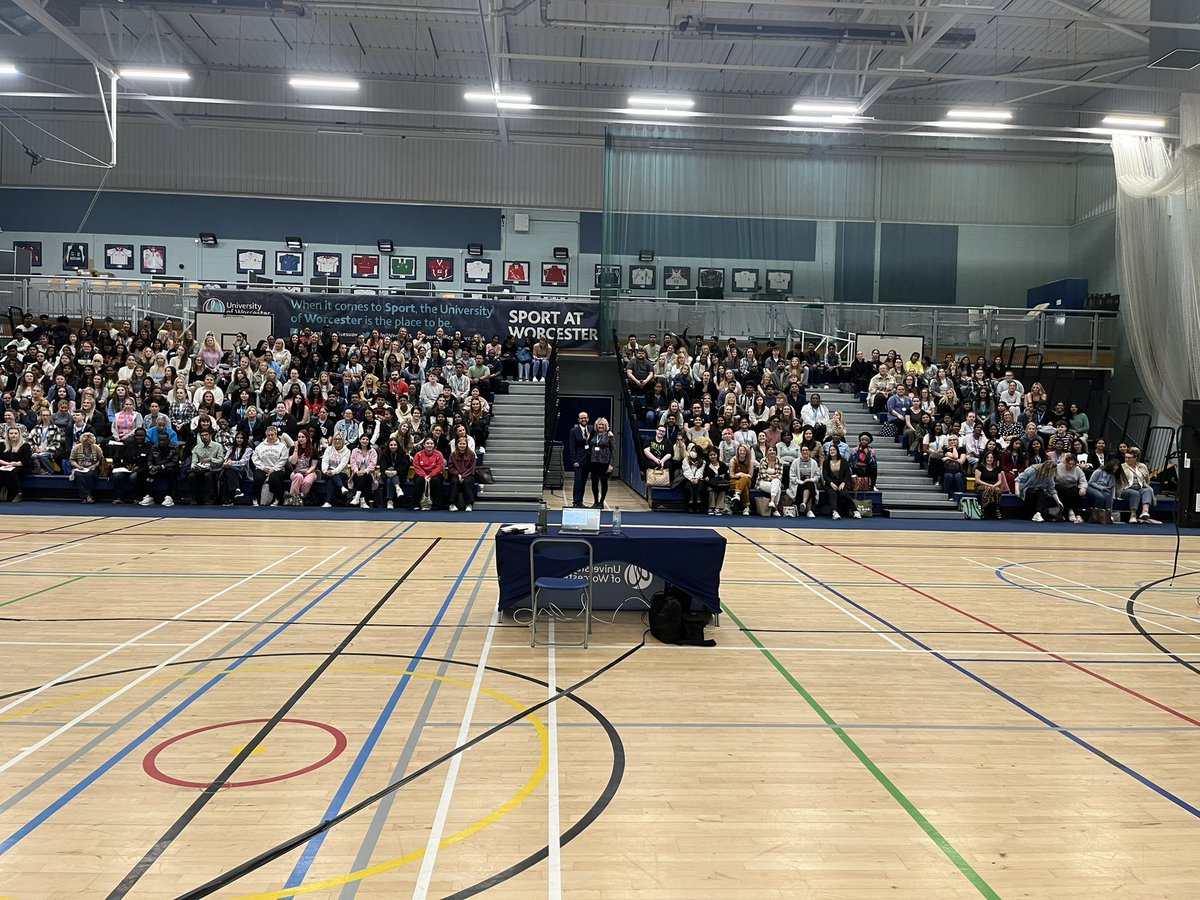 Sam Meredith tweet media