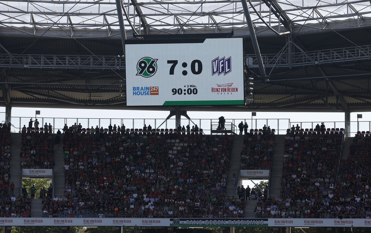 Schönen Wochenstart! 🙌

#H96 #NiemalsAllein ⚫️⚪️💚