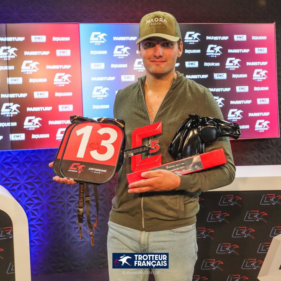LeTrot's tweet photo. 🎁 𝗝𝗘𝗨 𝗖𝗢𝗡𝗖𝗢𝗨𝗥𝗦 - Gagnez la plaque dédicacée du vainqueur du Critérium des 5 ans !

Pour cela, il faut :
👍 Follow @LeTrot 
🔁 RT ce post

Tirage au sort le 22 septembre https://t.co/H3AtulVWYv