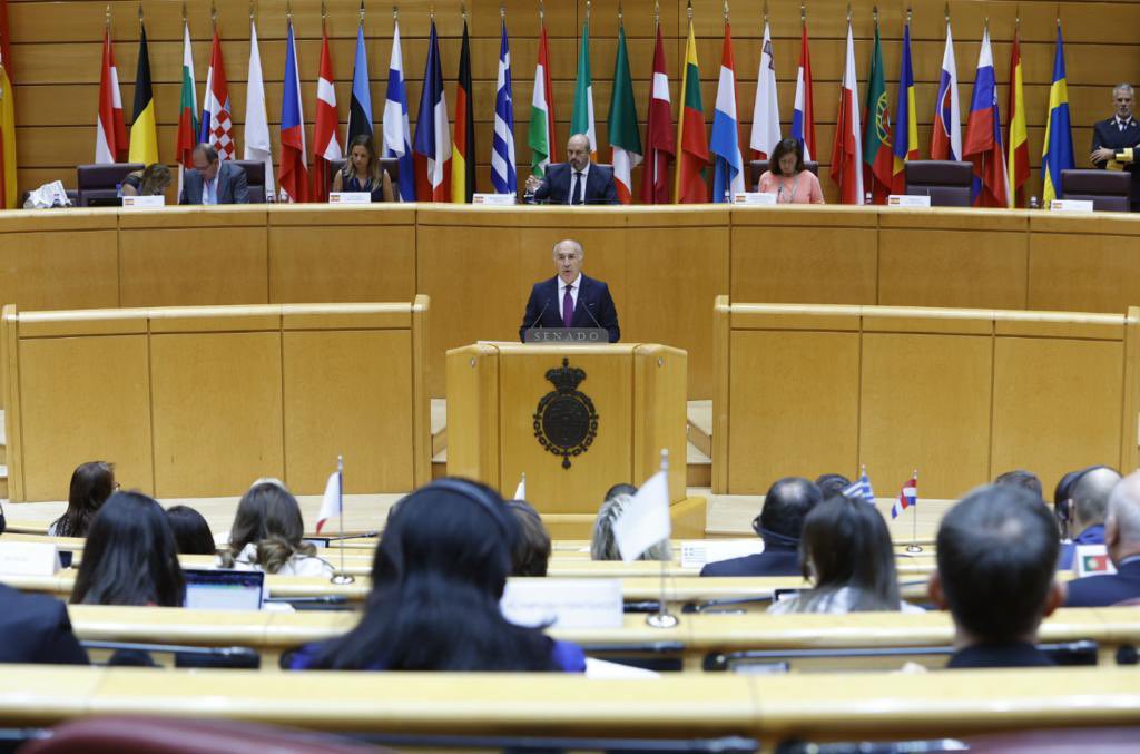 🇪🇺 <a href="/jilandaluce/">Landaluce</a> <a href="/Senadoesp/">Senado de España</a>